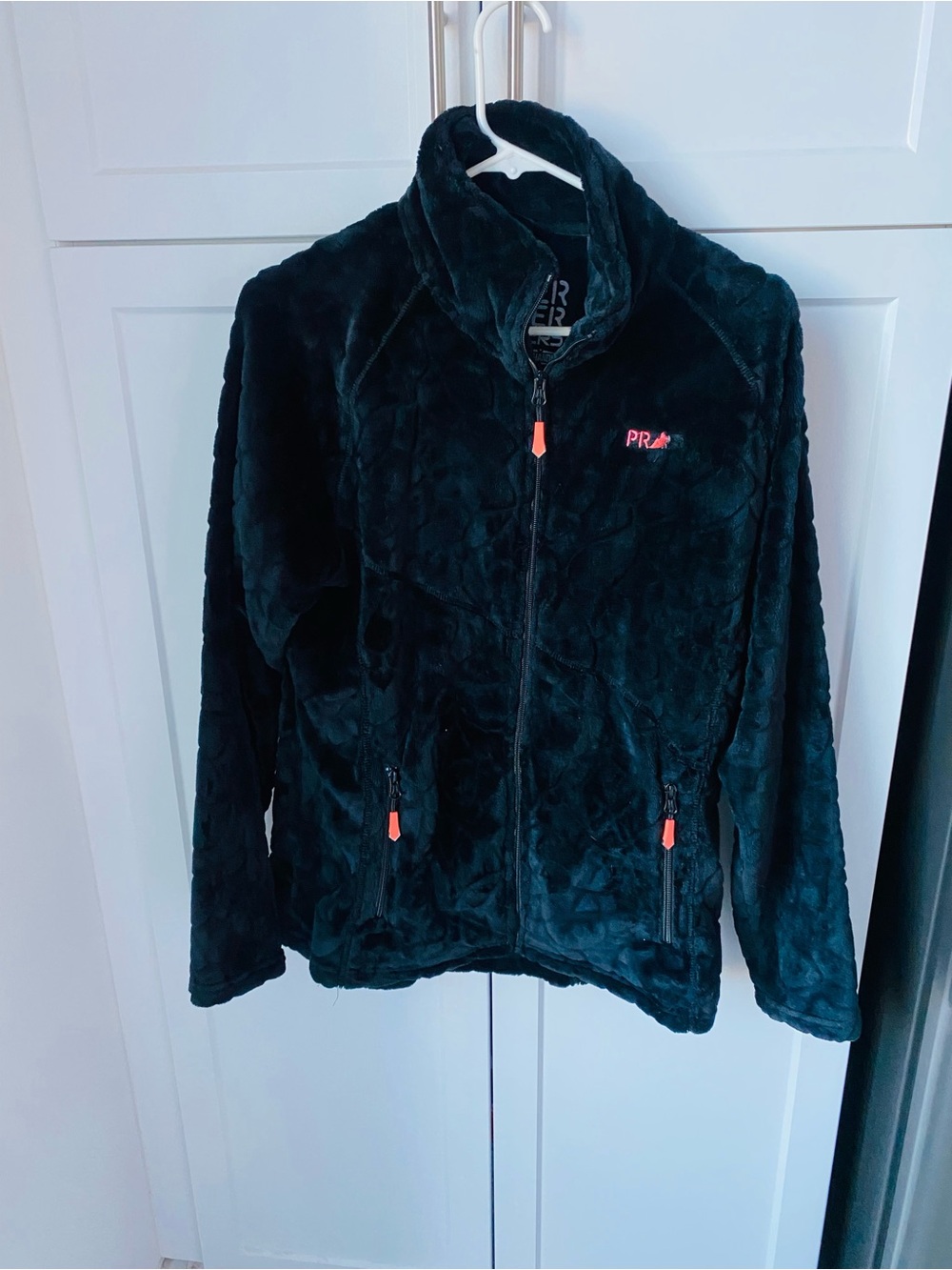 Powder River outfitters women’s large black fleece zip up jacket winter